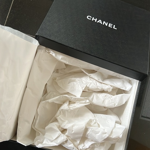 Chanel gift box dust bags tissue storage shoe accessories bag decor storage auth - Picture 2 of 6